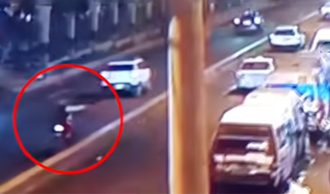 Cercado de Lima: extorsionadores en moto disparan contra paradero de combis en la av. Argentina