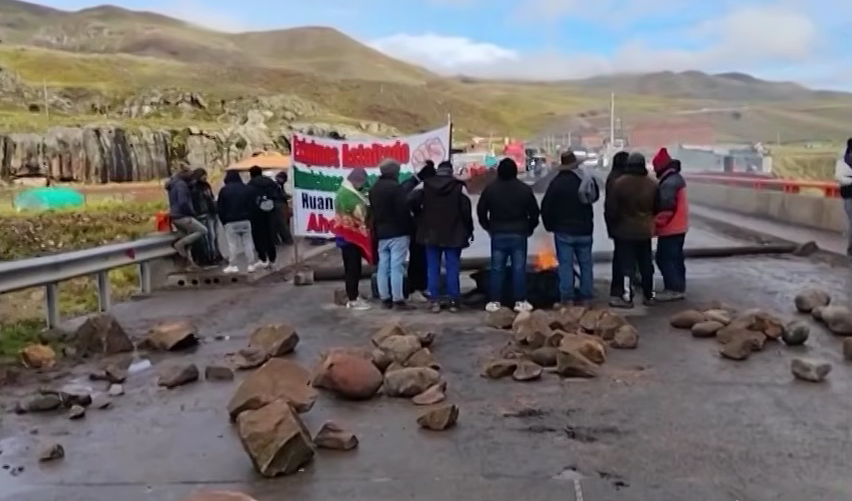Ayacucho: vía Los Libertadores sigue bloqueada por segundo día