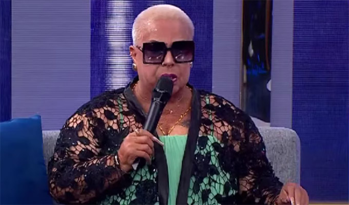 Cantante Lucia de la Cruz se encuentra estable y en los próximos días podría recibir el alta médica