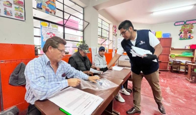 Alerta electoral: menos del 30 % de miembros de mesa está capacitado a días de votar