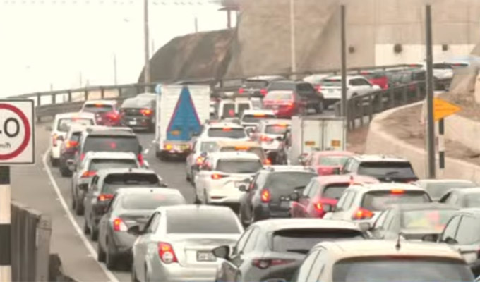 Callao: intenso tráfico por cierre de la Costa Verde declarada en emergencia