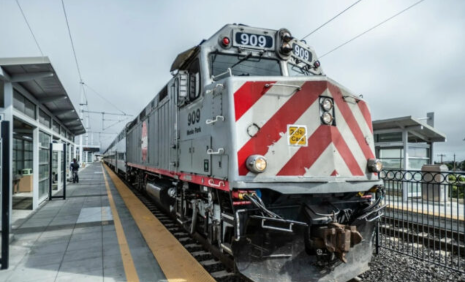 Tren Lima–Chosica podría iniciar operaciones esta semana, según alcalde Renzo Reggiardo