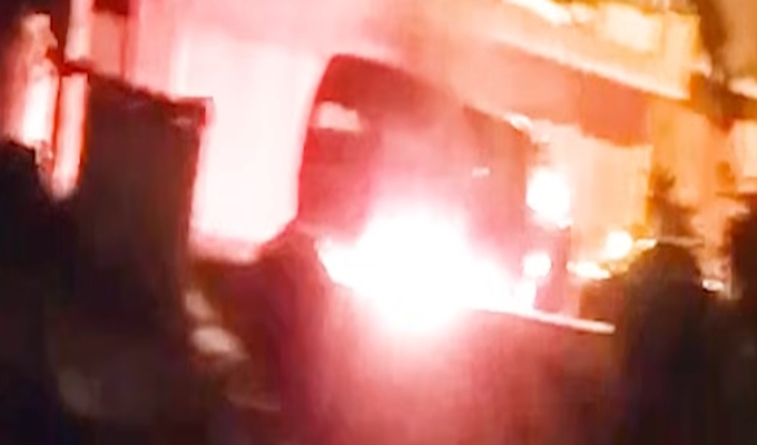 San Juan de Miraflores: reportan incendio de combi de la empresa ‘Los Rojitos’