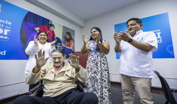 EsSalud capacita a cuidadores para mejorar atención de adultos mayores en casa