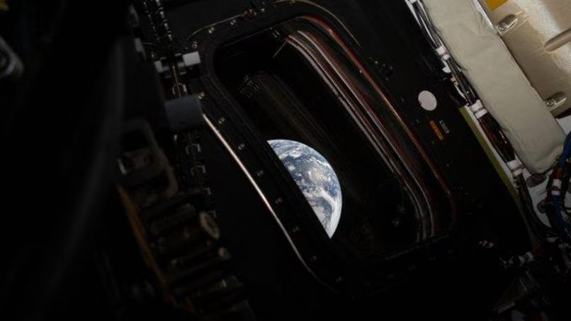 Misión Artemis II de la NASA supera dos tercios del viaje lunar tras resolver problema en sistema sanitario