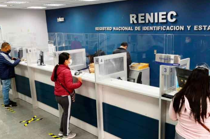 Reniec atiende hasta la medianoche por cierre de padrón electoral