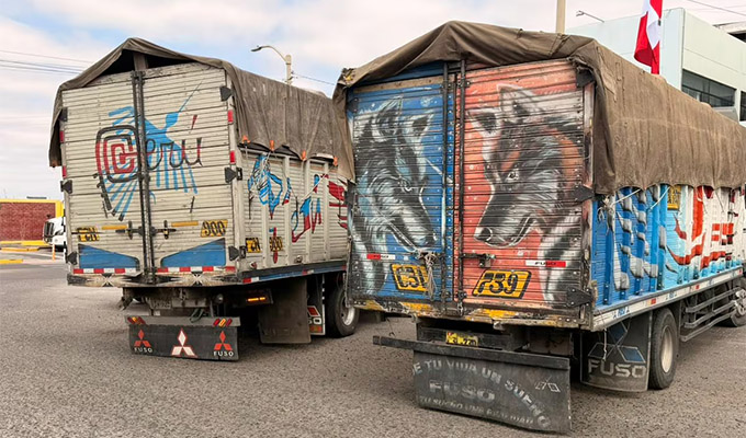 Tacna: en amplio operativo policía incauta dos camiones con contrabando procedente de Bolivia