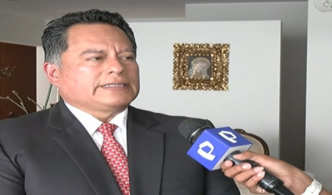 Pedro Bravo informa sobre entrega de material electoral en el extranjero