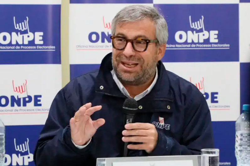 Piero Corvetto: “No se logró entregar material electoral a 15 locales en Lima”