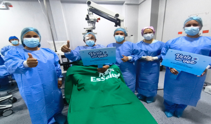 Hospital Perú de EsSalud llega a Ica para devolver la visión a 137 asegurados con cirugías de catarata