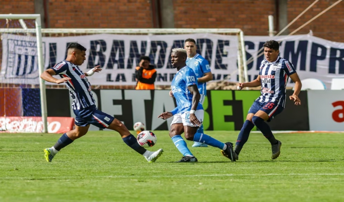 Alianza Lima gana en Tarma y vuelve al primer lugar del campeonato
