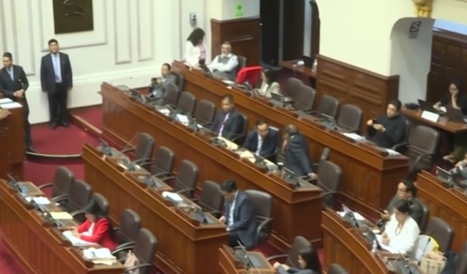 Mayoría de congresistas no logra reelegirse y evalúa su futuro tras fin del mandato