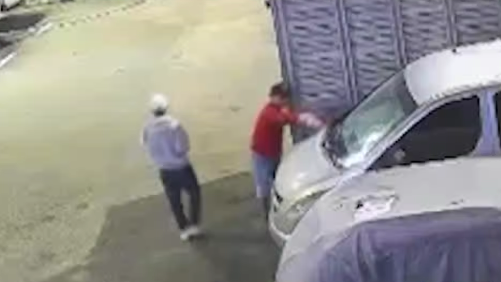 San Borja: delincuentes incendian vehículo de empresario extorsionado