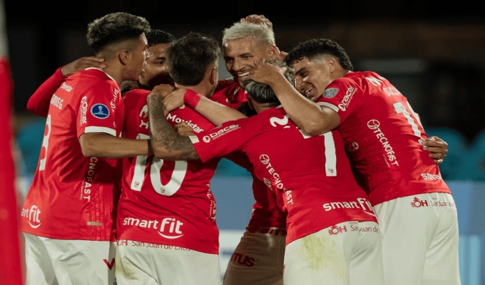 ¡Ruge el ‘Papá’! Cienciano gana 2-0 y lidera la Sudamericana