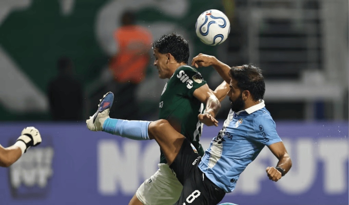 ¡Polémica en la Libertadores! Cristal cae por penal discutido ante Palmeiras