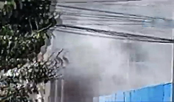 Surquillo: retroexcavadora de obra inmobiliaria rompe tubería y desata fuga de gas