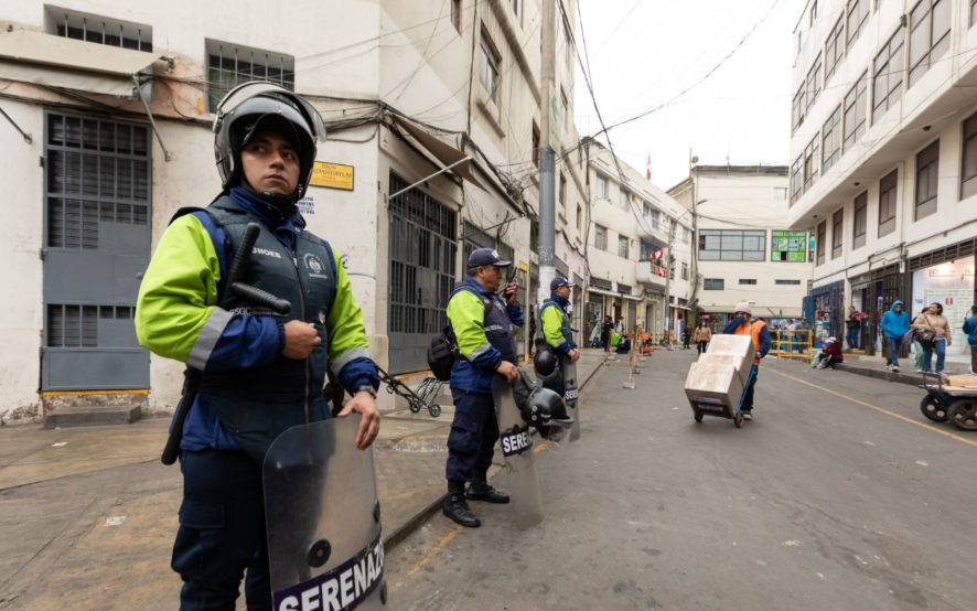 Mesa Redonda: operativo libera calles tomadas por ambulantes