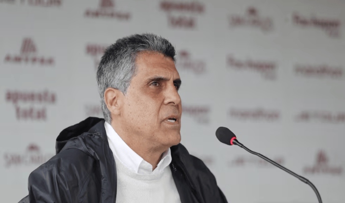 Álvaro Barco respalda a Jorge Araujo como DT de Universitario de Deportes
