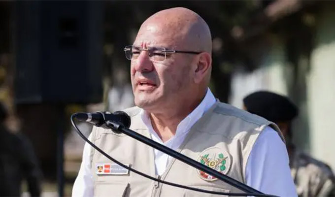 Ministro de Defensa renunció al cargo tras postergación de compra de aviones F-16