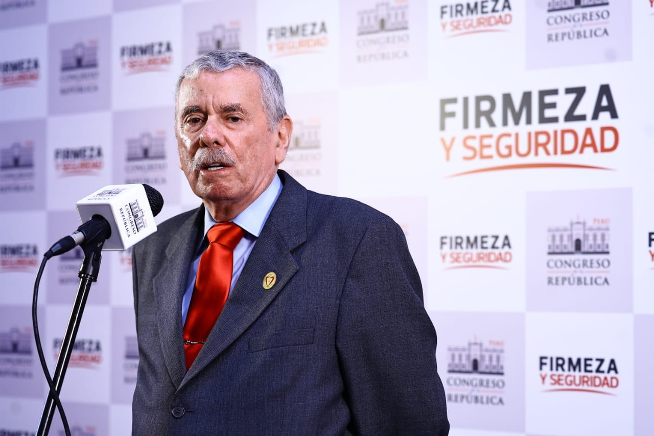 Fernando Rospigliosi: “Se advirtió que se iba a producir una crisis política”