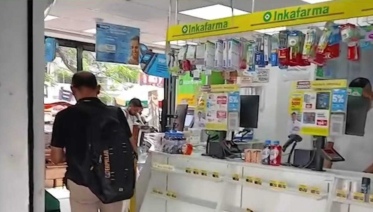 Trujillo: delincuentes ingresan a farmacia y se llevan todo