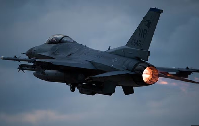 Decisión sobre compra de aviones caza F-16 genera crisis en el Ejecutivo