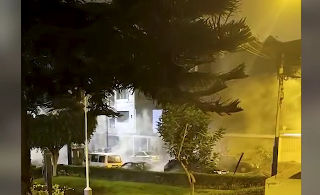 Surco: violento enfrentamiento entre barristas desata pánico