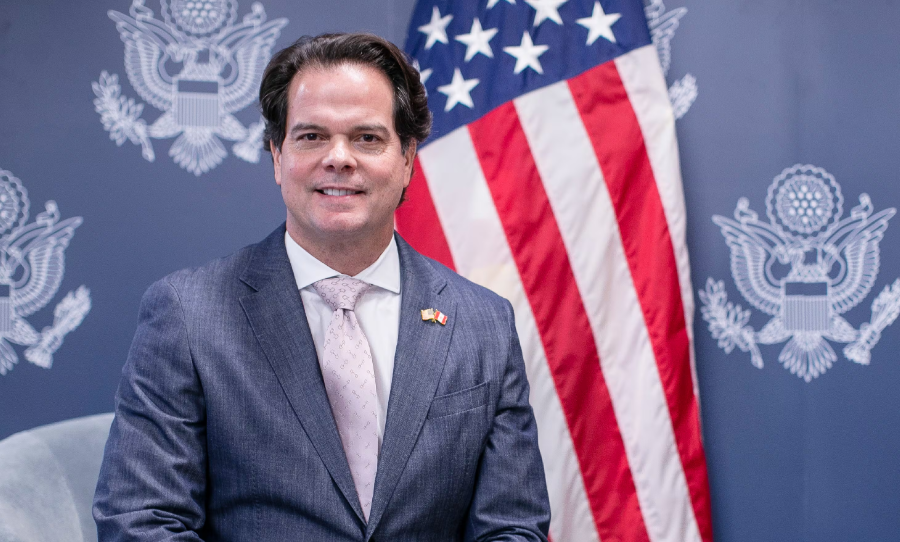 Embajador de EE. UU. acudió a la PCM en medio de tensión por compra de aviones F-16