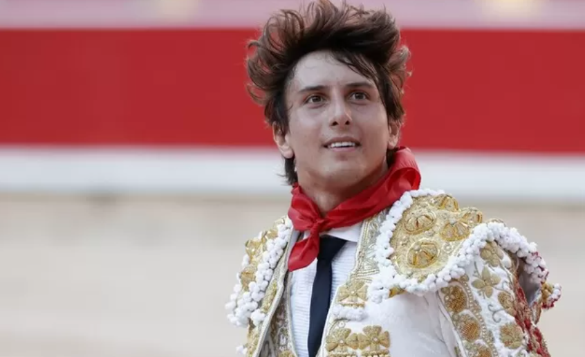 Torero peruano Andrés Roca Rey sufre cornada durante ruedo en Sevilla