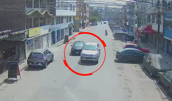 SJL: extranjero fue asesinado a balazos mientras conducía su automóvil