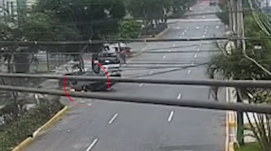 Jesús María: auto se despista y vuelta en avenida Salaverry