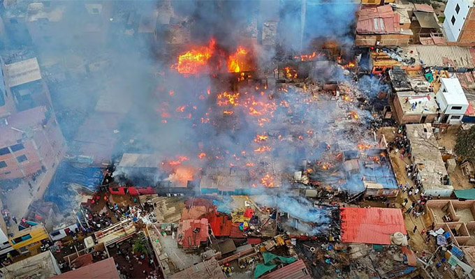 Incendio consumió 30 casas de una asociación vecinal en Chancay: fuego se inició por un corto circuito