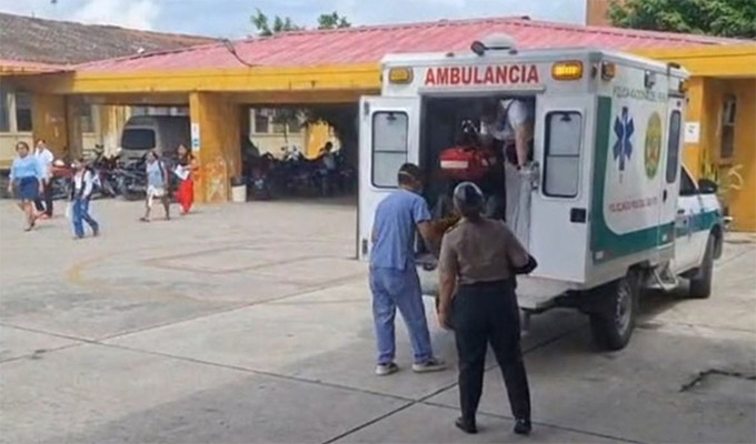 Loreto: policía muere y otro queda herido durante operativo de rescate de barco retenido por nativos