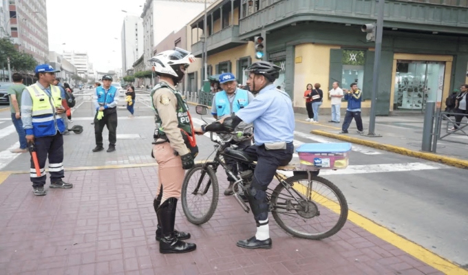 TITULAR: Multa de S/10 mil por invadir vía del Metropolitano: ATU inicia jornadas de orientación