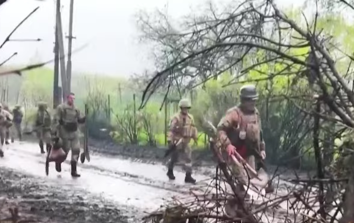 Peruanos viajan por trabajo a Rusia y son enviados a la guerra