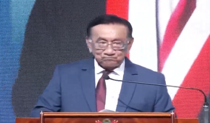 Balcázar anuncia medidas para garantizar continuidad de la Beca Bicentenario