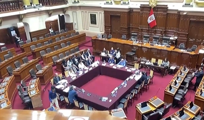 Jefes de ONPE y Reniec responden en el Congreso por presuntas irregularidades electorales