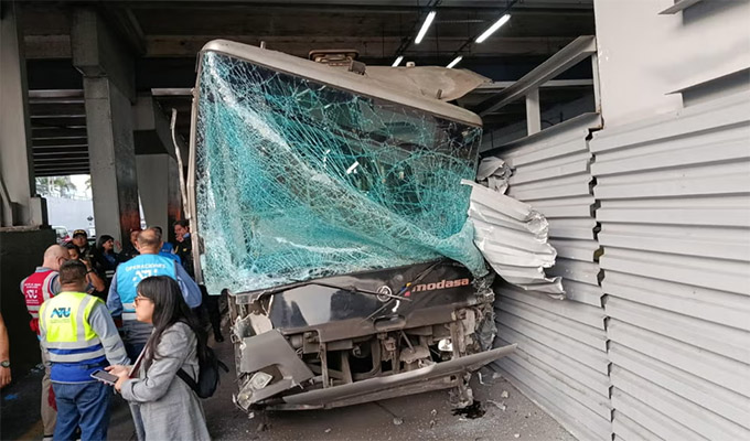 Accidente del Metropolitano: pasajeros afectados denuncian que no reciben apoyo de la ATU