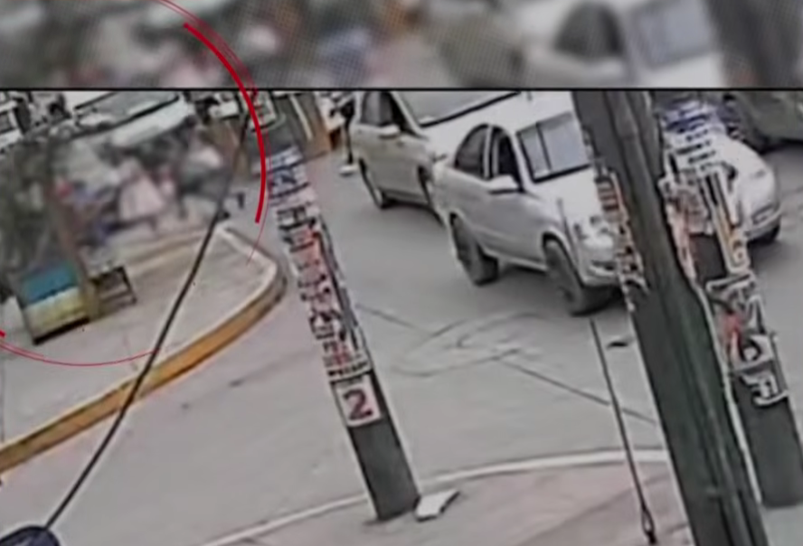 Vehículo sin frenos atropella a peatones en SJL