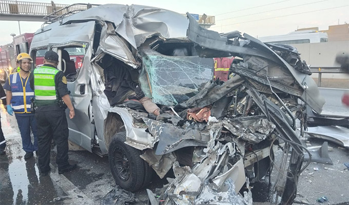 VES: choque entre minivan y ómnibus deja 2 muertos y 12 heridos en la Panamericana Sur
