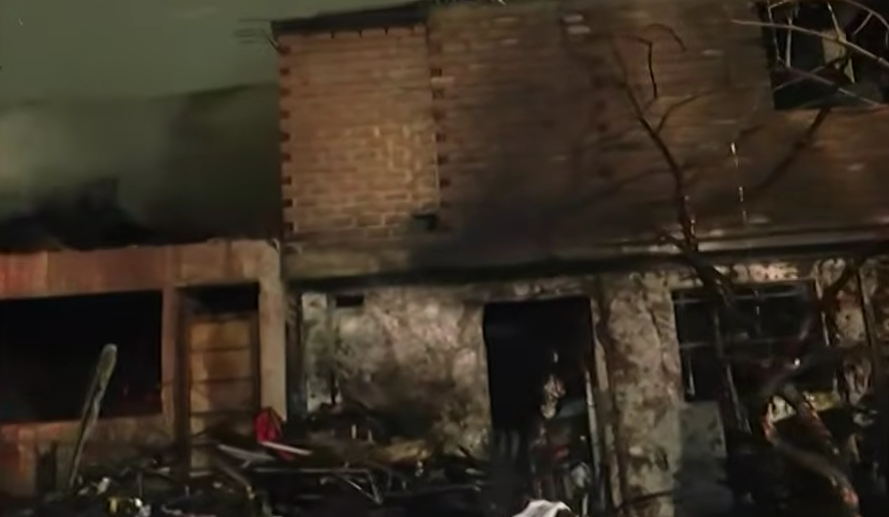 Emergencia en Villa El Salvador: incendio consume tres viviendas