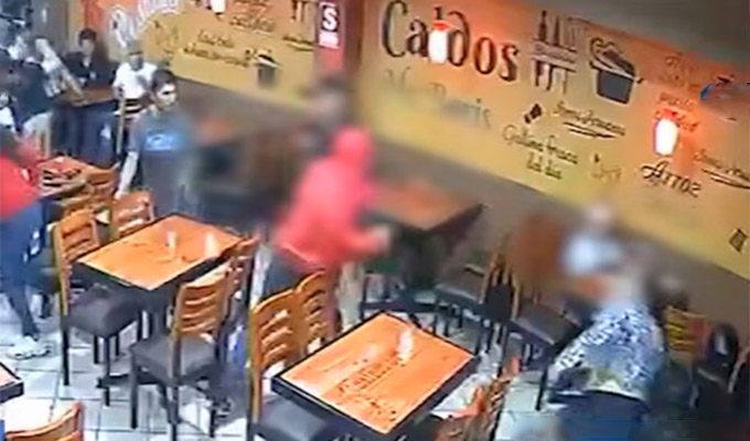 Santa Anita: encuentra a su pareja con sujeto en un restaurante y lo acuchilla