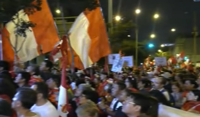 López Aliaga encabeza movilización frente al JNE y denuncia presunto fraude electoral