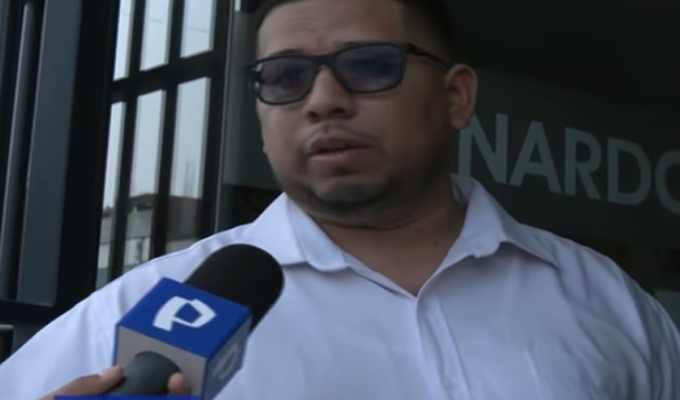 Docente defiende norma de corte escolar tras polémica en colegio de Huaycán