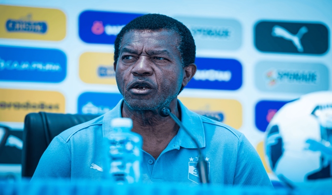 Julio César Uribe habló sobre un posible fichaje de Hernán Barcos en Sporting Cristal