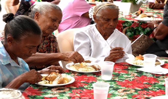 Recomendaciones para una alimentación saludable en adultos mayores
