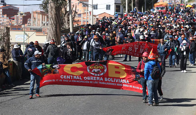 Bolivia: Gobierno no descarta el estado de excepción para hacer frente al bloqueo de carreteras