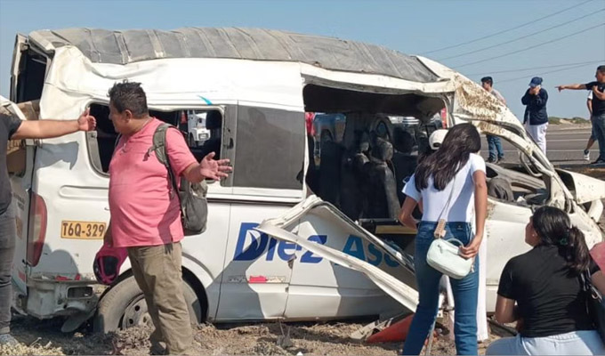 Pacasmayo: tres muertos y doce heridos de distinta consideración deja volcadura de combi