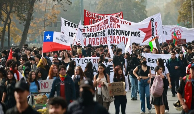 Estudiantes en Chile convocan a paro nacional por recortes al presupuesto educativo