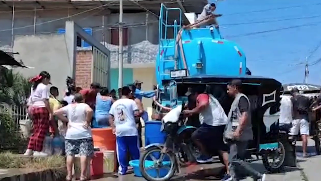 Tumbes: vecinos se pelean por con seguir agua potable